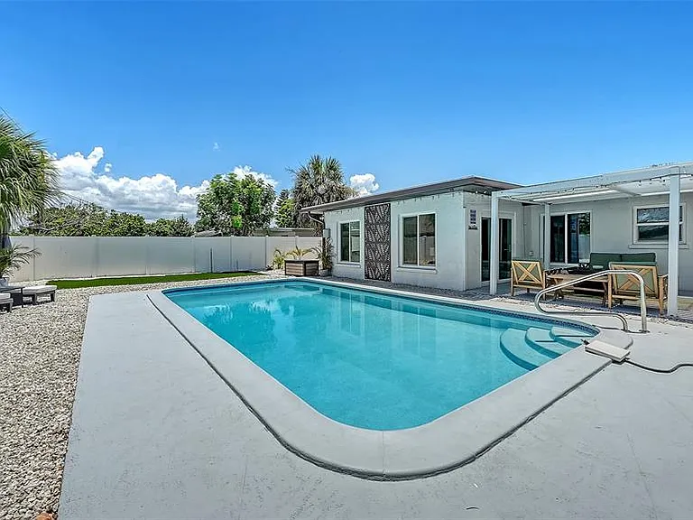 1302 Mango Ave — Photo 47
