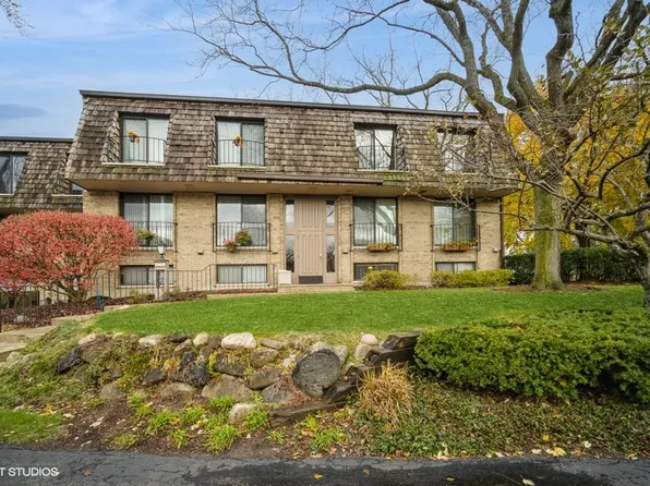 1701 Northfield Sq APT B, Winnetka, IL 60093