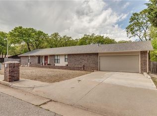 2005 Willow Creek Rd, Edmond, OK 73013