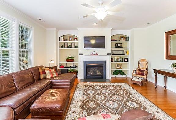 3rd image of 6473 Chadwell Ct