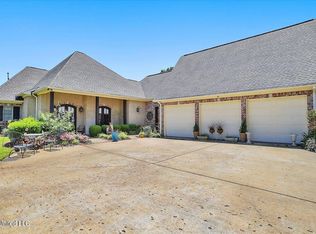 106 Rogues Point, Ridgeland, MS 39157