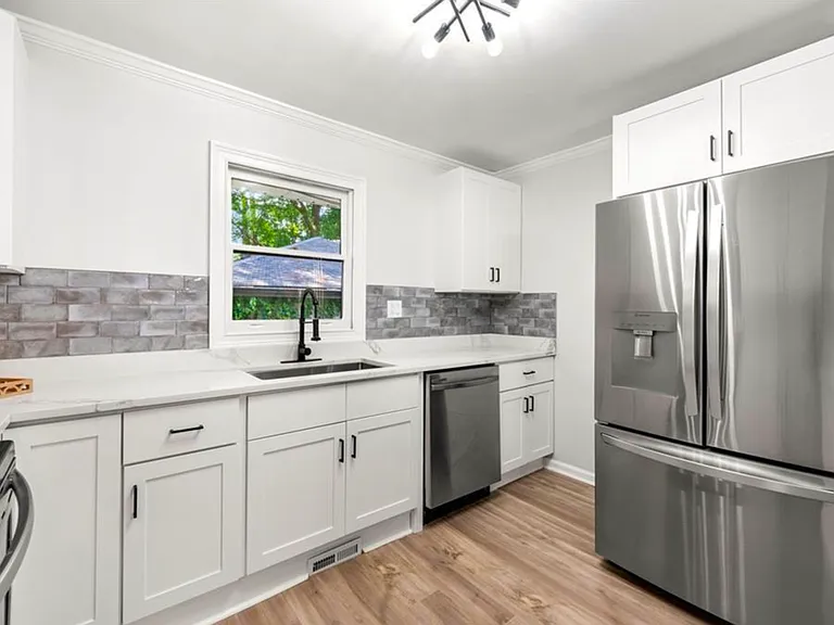 2318 Green Forrest Dr — Photo 12