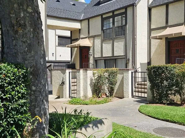 109 E Rosewood Ct, Ontario, CA 91764