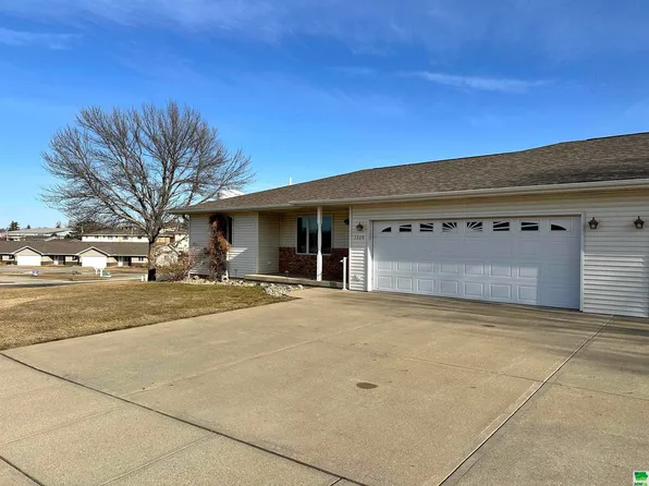 1320 4th Ave SE, Le Mars, IA 51031