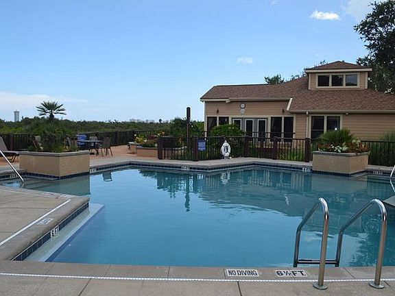 3rd image of 1401 S Palmetto Ave APT 819