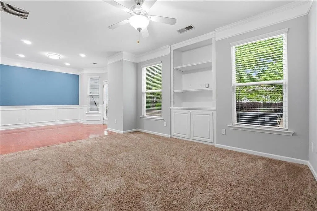 3 bed, 2.5 bath, 1690 sqft, $2,300 — Photo 3