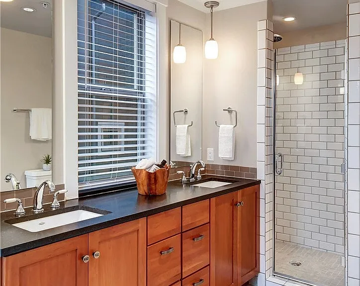 217 W Lee St — Photo 14
