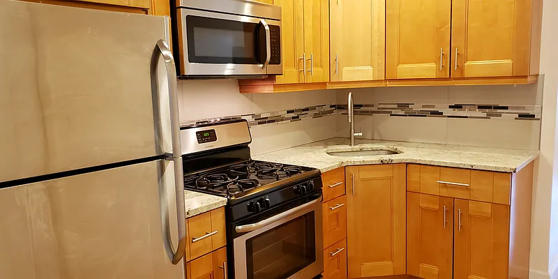 Rented by MCR Realty | media 9