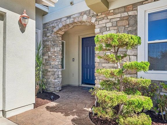 2nd image of 11901 Trail Crest Dr