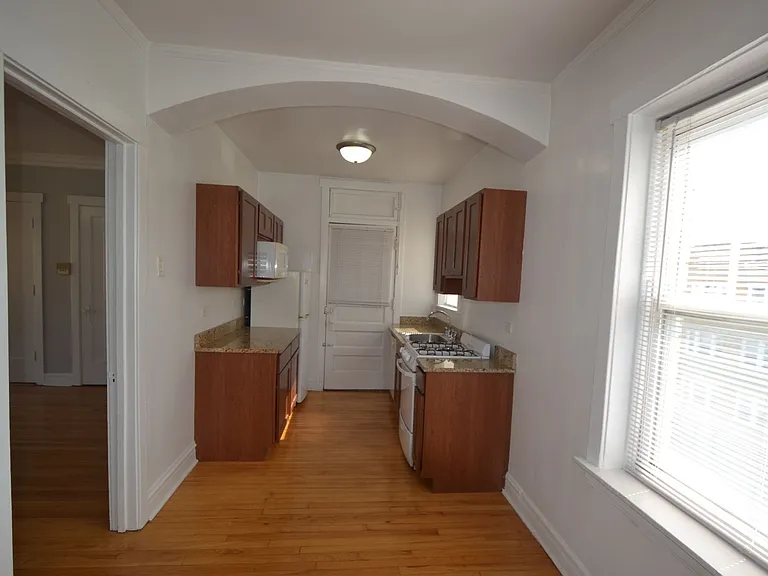 4402 N Rockwell St #3-4402-3 — Photo 12