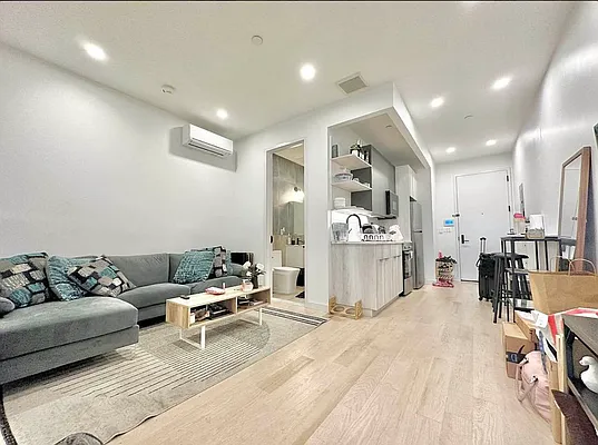 Rented by Doorway NYC, LLC | media 6