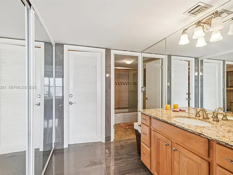 3550 Galt Ocean Dr #501 — Photo 27