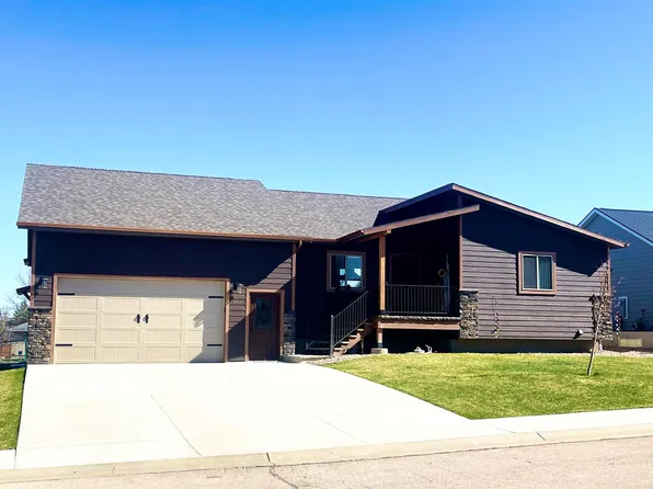 805 Stone Ridge Dr, Belle Fourche, SD 57717