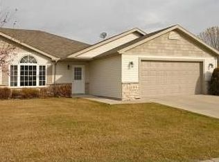 4525 Meadow Lakes Ln NW, Rochester, MN 55901