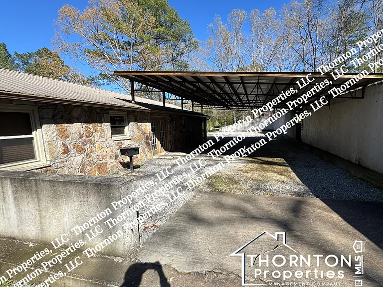 1014 Buck Island Rd — Photo 3
