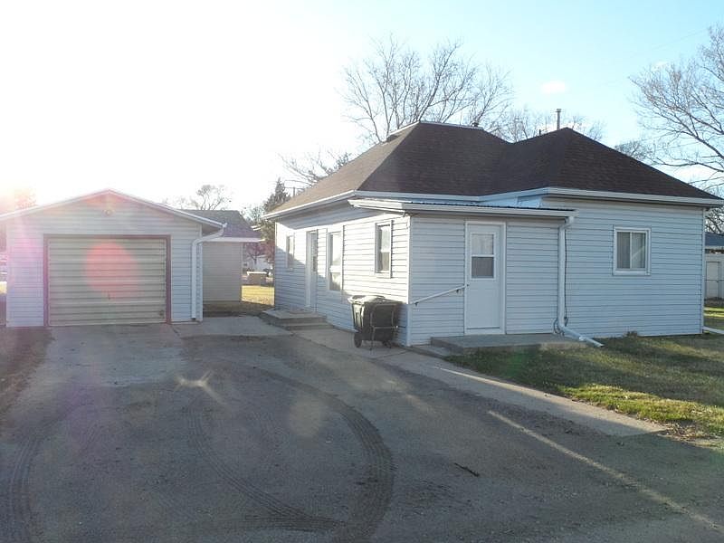 1st image of 115 1/2 W 3rd St