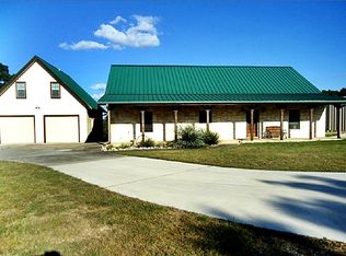 160 Creek Dr, Bandera, TX 78003