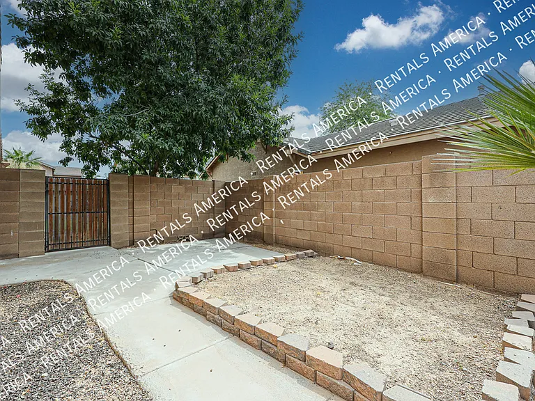 3481 E Vernon St — Photo 46