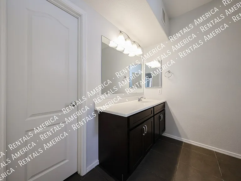 2402 E 5th St #1515 — Photo 20