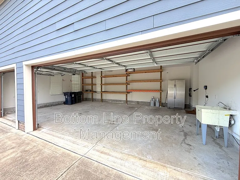 15007 Skypark Dr — Photo 37