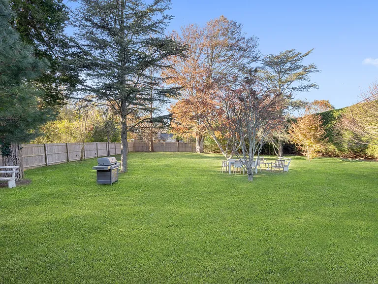 137 Accabonac Rd — Photo 20
