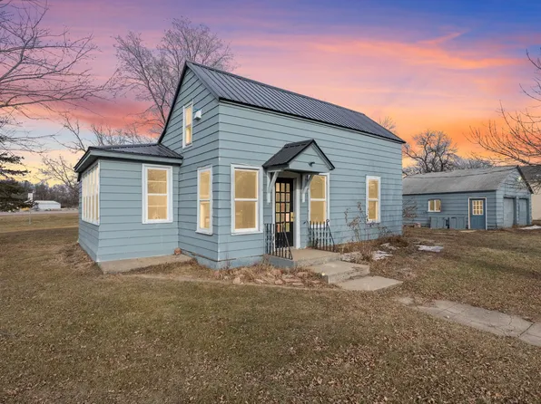 106 E 5th St, Egan, SD 57024