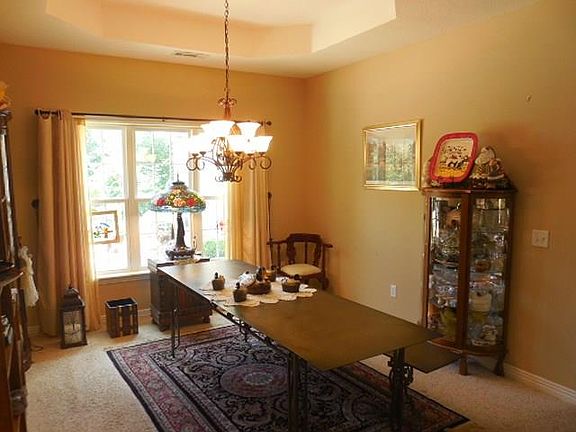 4th image of 25 Boswell Dr
