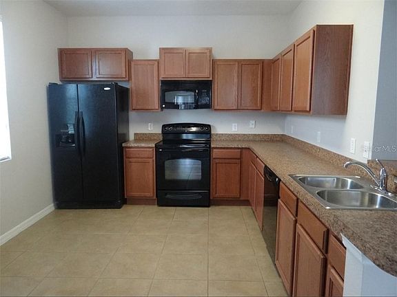 2nd image of 1582 Scarlet Oak Loop #64B
