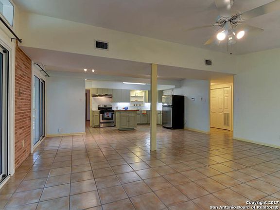 5th image of 414 Laramie Dr