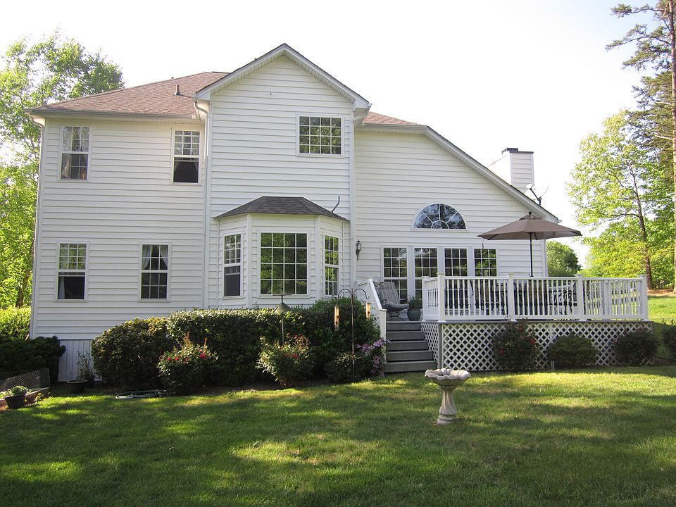 2nd image of 15932 Hollingbourne Rd