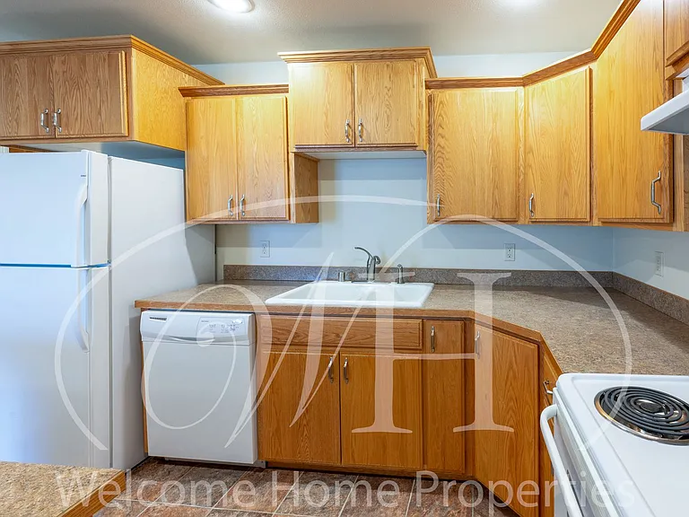 132 E Birch St — Photo 7