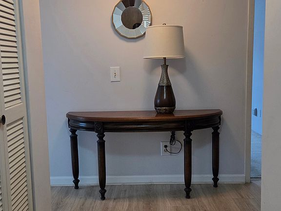 5th image of 207 5th Ave SW APT 208