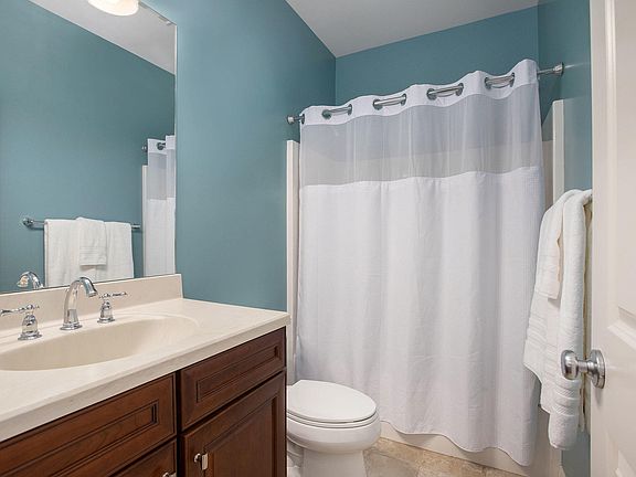5th image of 2406 Tangley Oak Ct