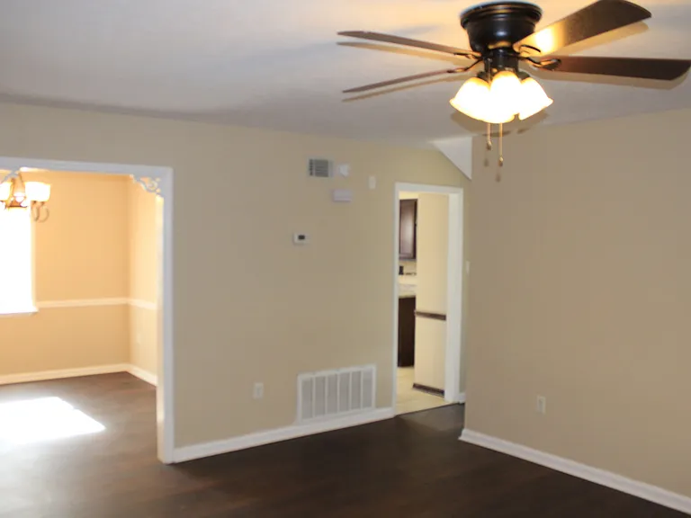4104 Spencer St — Photo 14