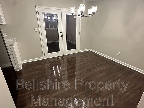 3rd image of 3305 White Pine Dr