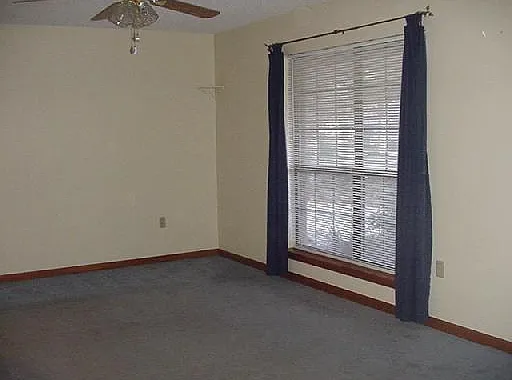 26 Silman Ave — Photo 4