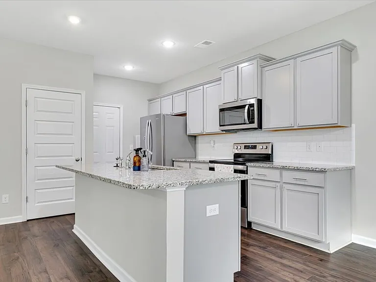 1127 Sims Dr — Photo 14