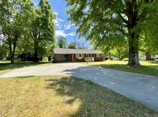 2043 McCray Rd, Burlington, NC 27217