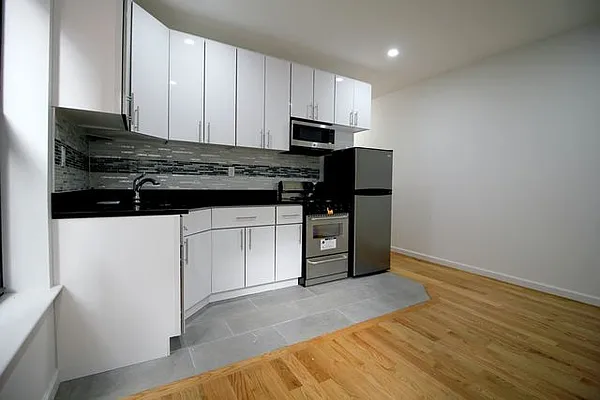 Rented by Elite NY Holdings | media 14