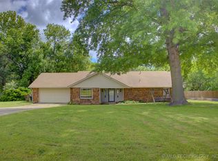 9701 Springlake Dr, Broken Arrow, OK 74014