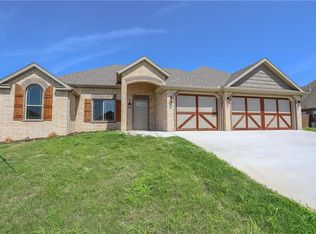 630 Ray St, Pea Ridge, AR 72751