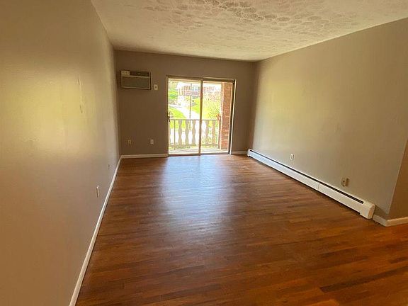 4th image of 2704 Cypress Way APT 12