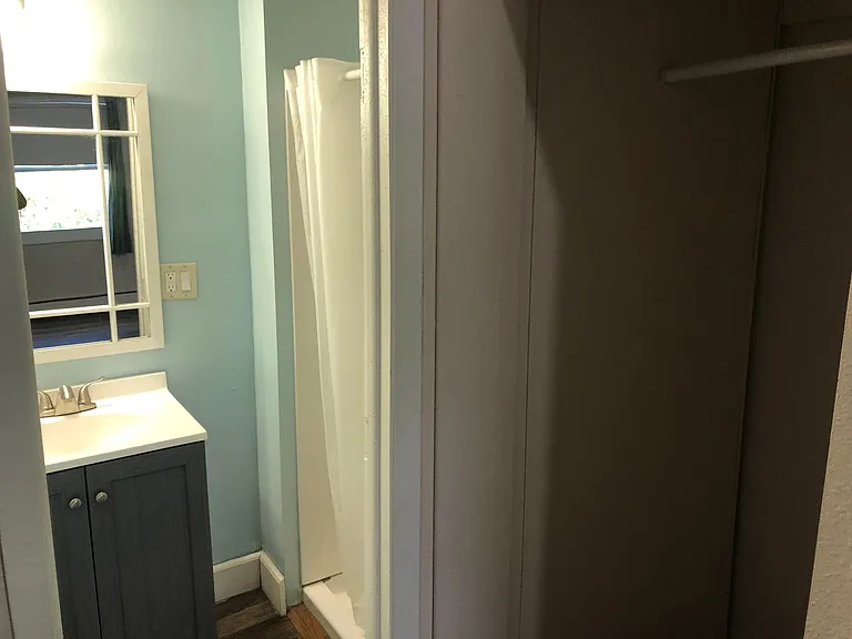 429 N 12th Ave E #MAIN FLOOR — Photo 9