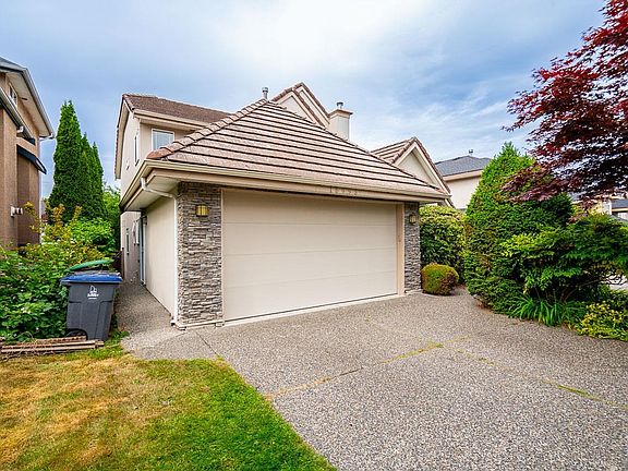3rd image of 16995 104a Ave