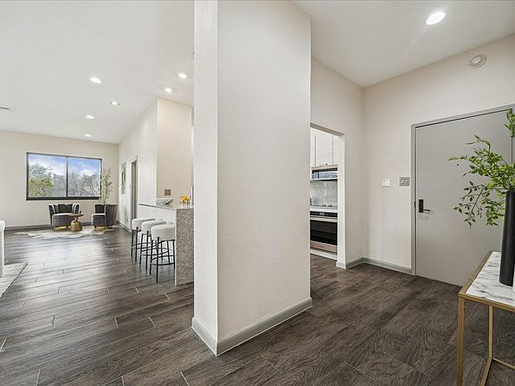 4th image of 49 Briar Hollow Ln Unit 103