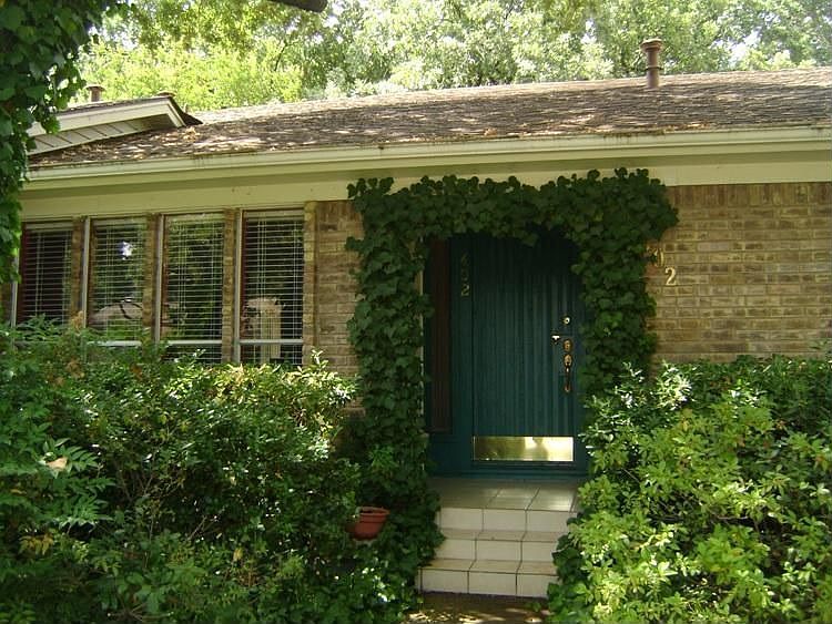 1st image of 402 Washington Dr