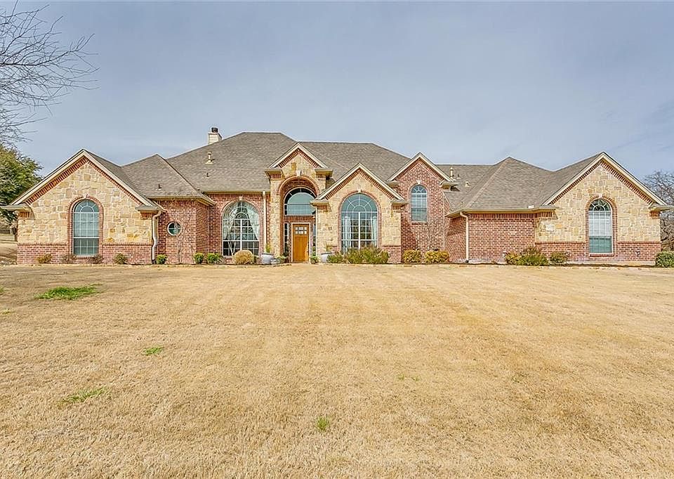 1st image of 233 Muir Hill Dr