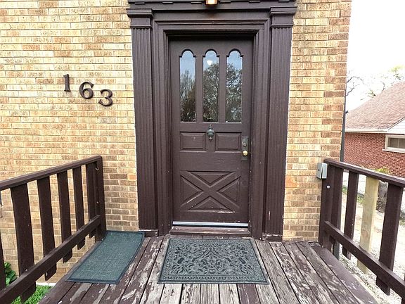 2nd image of 163 N Lombard Ave #Oak