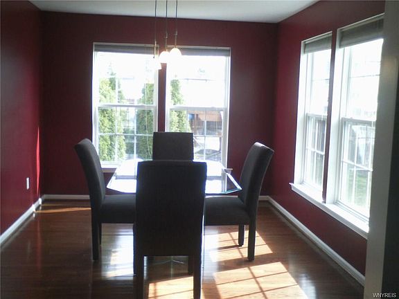 4th image of 31 Parkedge Dr
