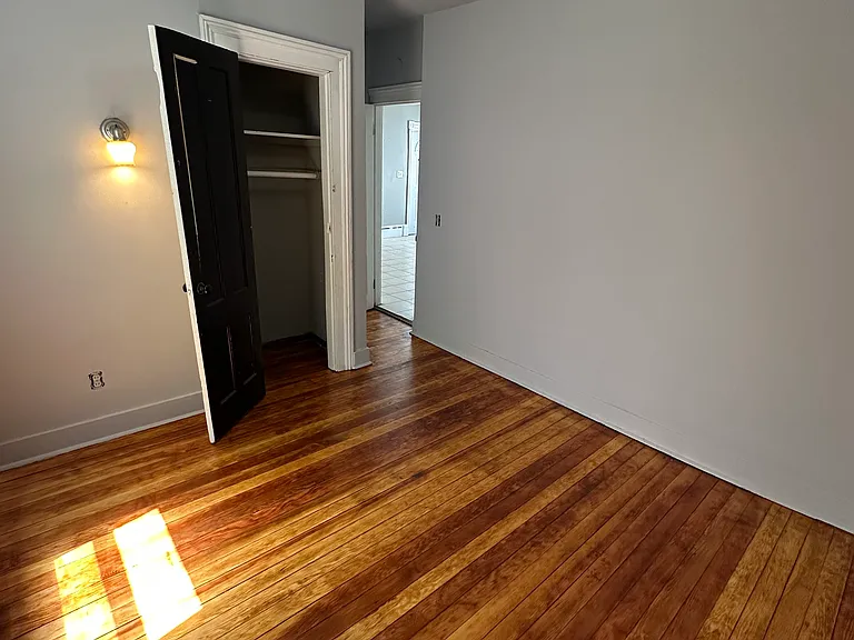 1225 Bank St #1 — Photo 9